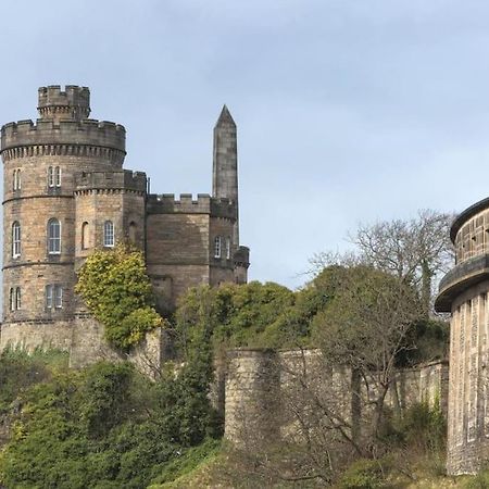 Next To The Palace And Royal Mile With Parking 爱丁堡 外观 照片
