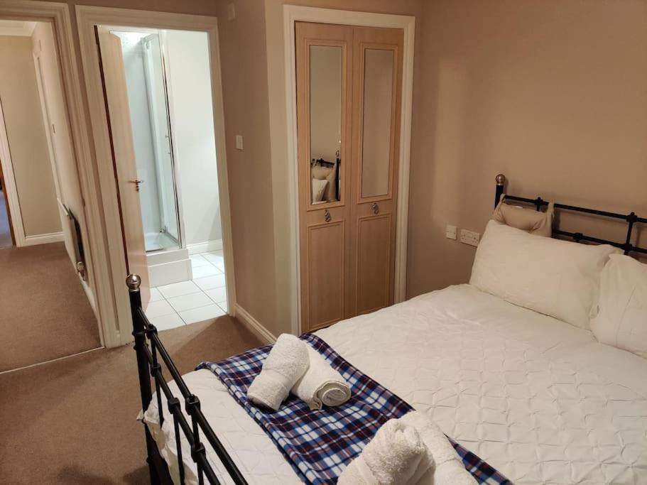 Next To The Palace And Royal Mile With Parking 爱丁堡 外观 照片